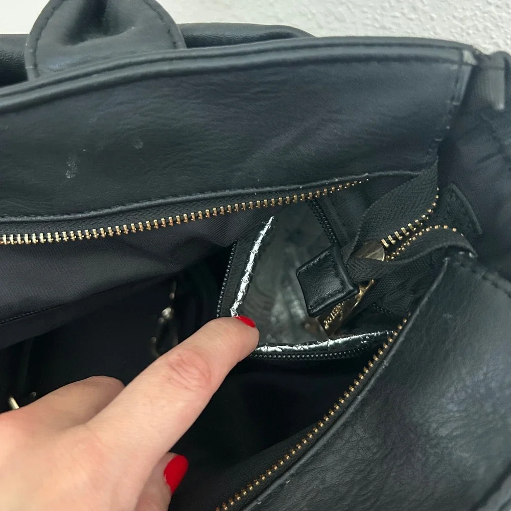 The Honest Co Everything Diaper Bag Black Vegan Leather Tote 10+ pockets